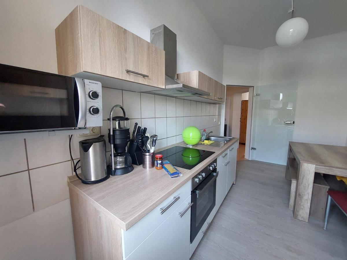 Schoene Zwei-Zimmer-Wohnung "W2" Mit 4 Einzelbetten Und Wlan In Zwenkau Bei Leipzig Im Neuseenland Exterior foto